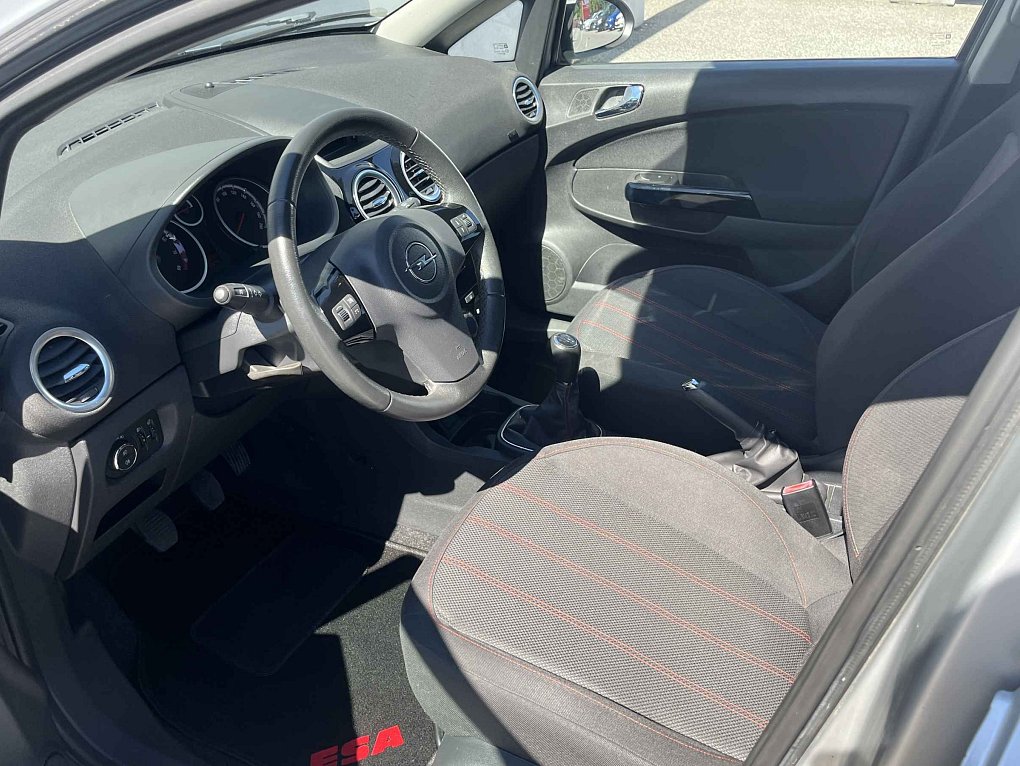 Opel Corsa 1.2 i 
