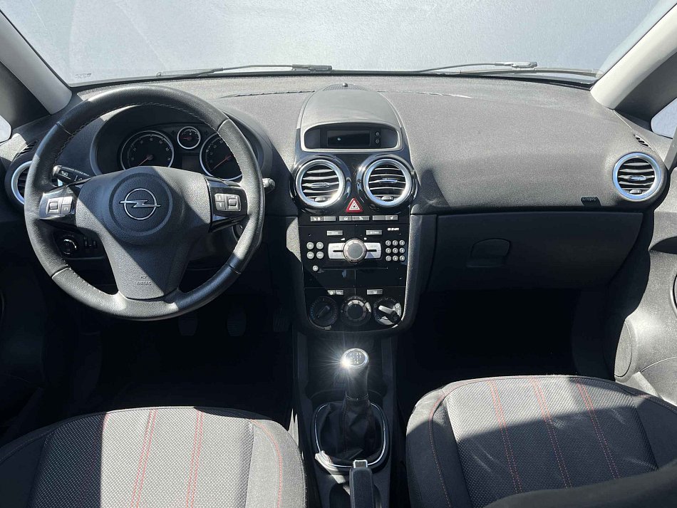 Opel Corsa 1.2 i 