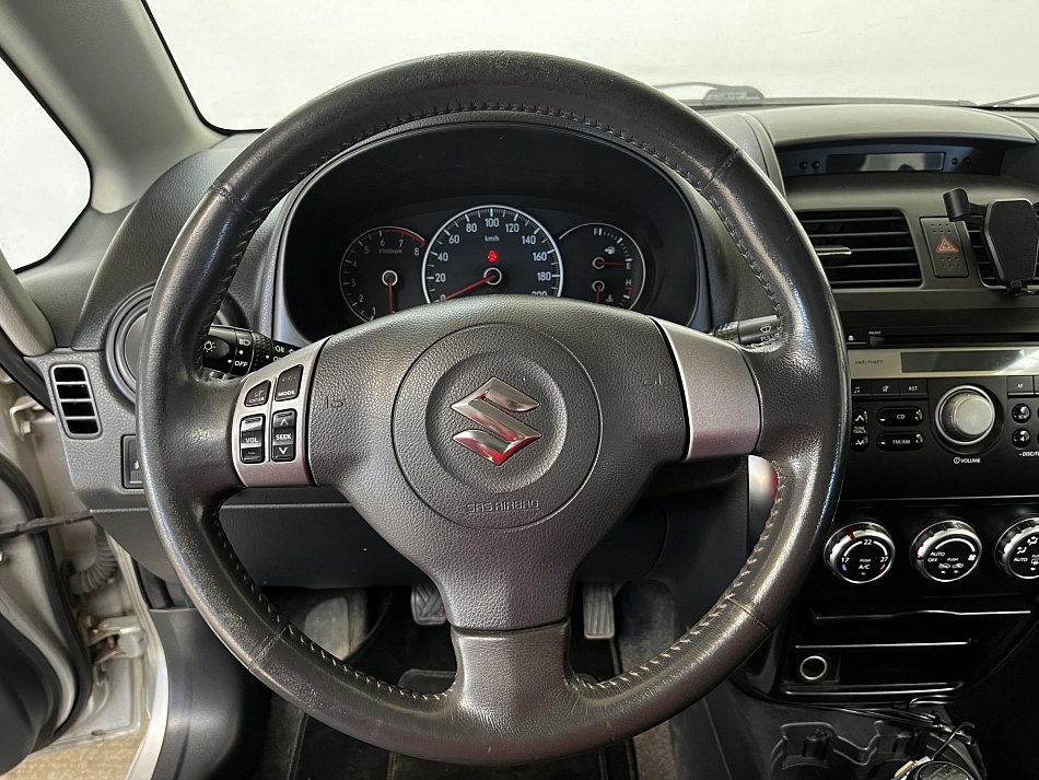 Suzuki SX4 1.6i 