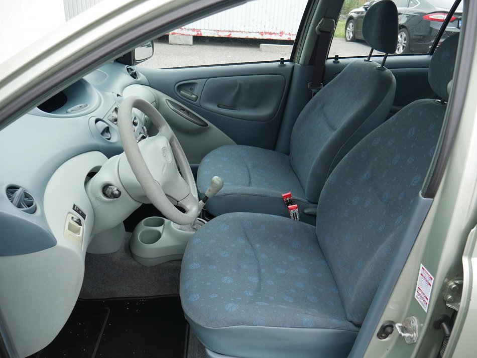 Toyota Yaris 1.0i 
