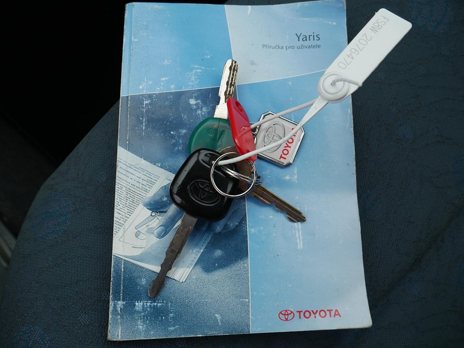 Toyota Yaris 1.0i 