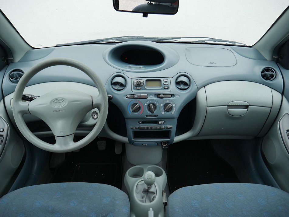 Toyota Yaris 1.0i 