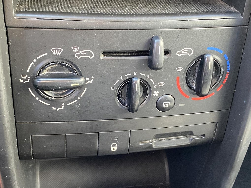 Peugeot 207 1.4 16V 