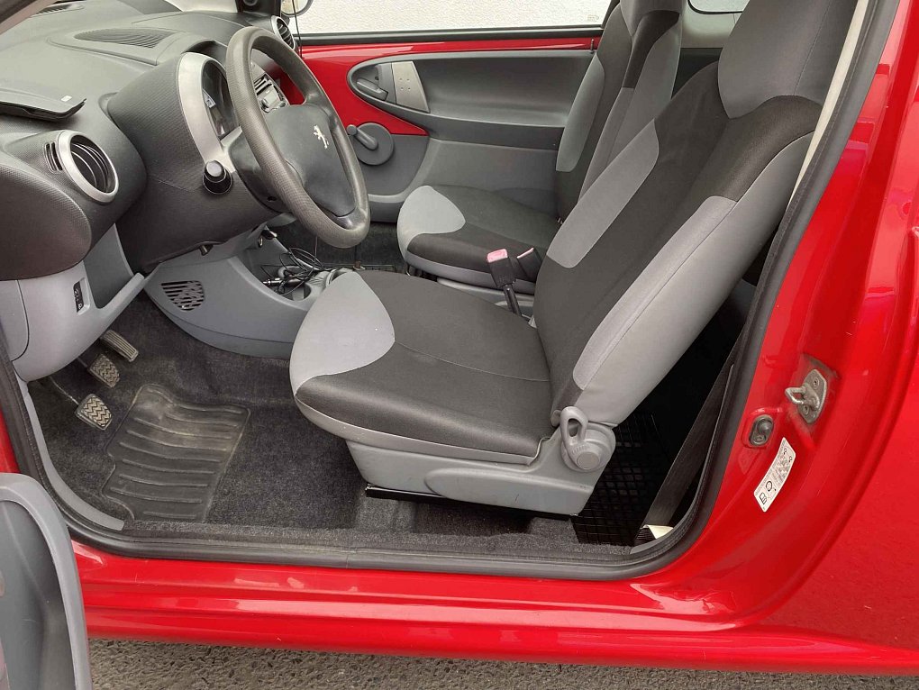 Peugeot 107 1.0i 