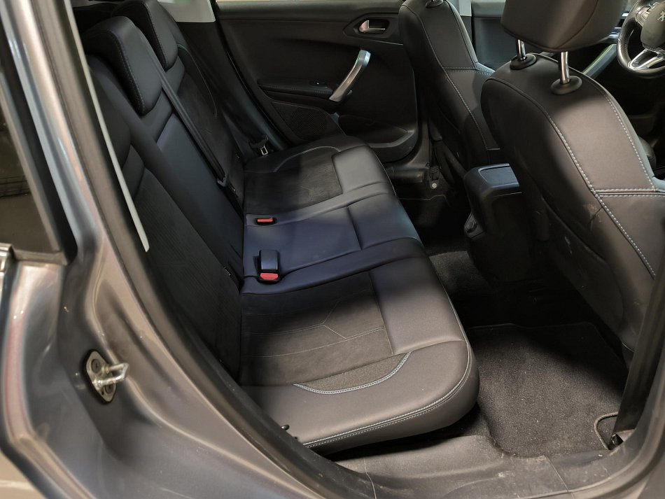 Peugeot 2008 1.2 PT Crossway