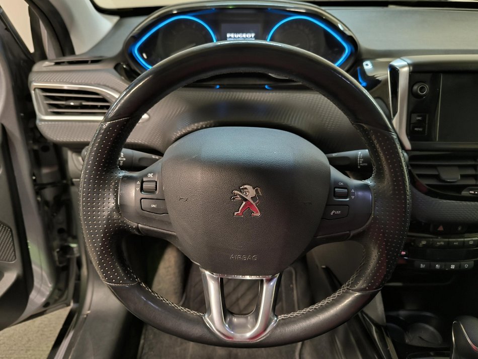 Peugeot 2008 1.2 PT Crossway