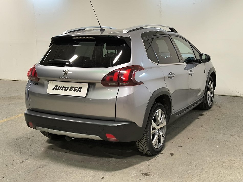 Peugeot 2008 1.2 PT Crossway