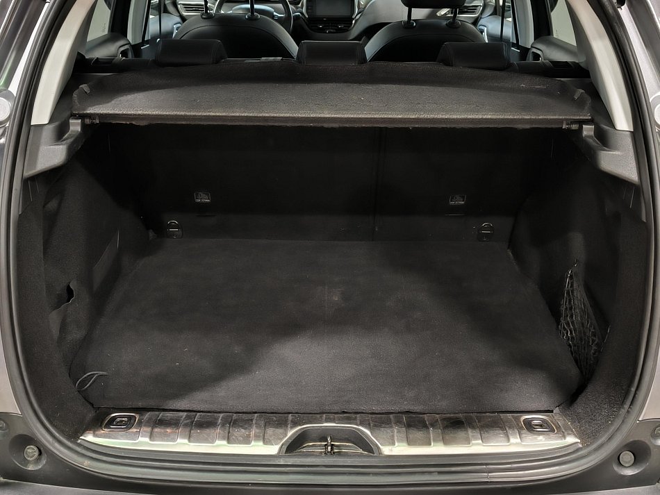 Peugeot 2008 1.2 PT Crossway