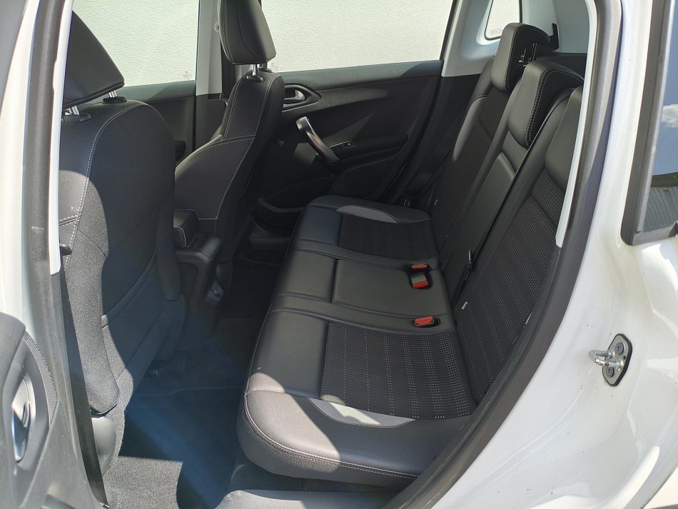 Peugeot 2008 1.2 PT Crossway