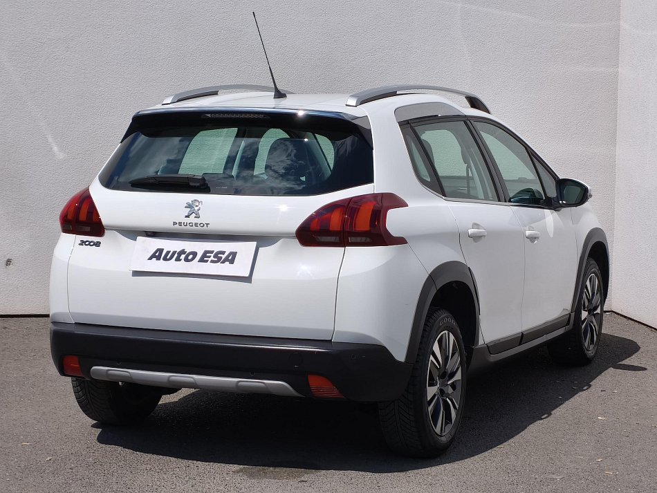 Peugeot 2008 1.2 PT Crossway