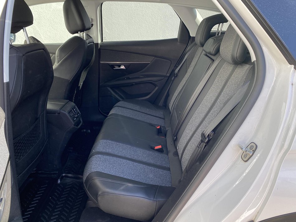 Peugeot 3008 1.2PT Allure