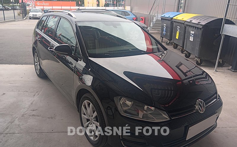 Volkswagen Golf 2.0  TDi R-line