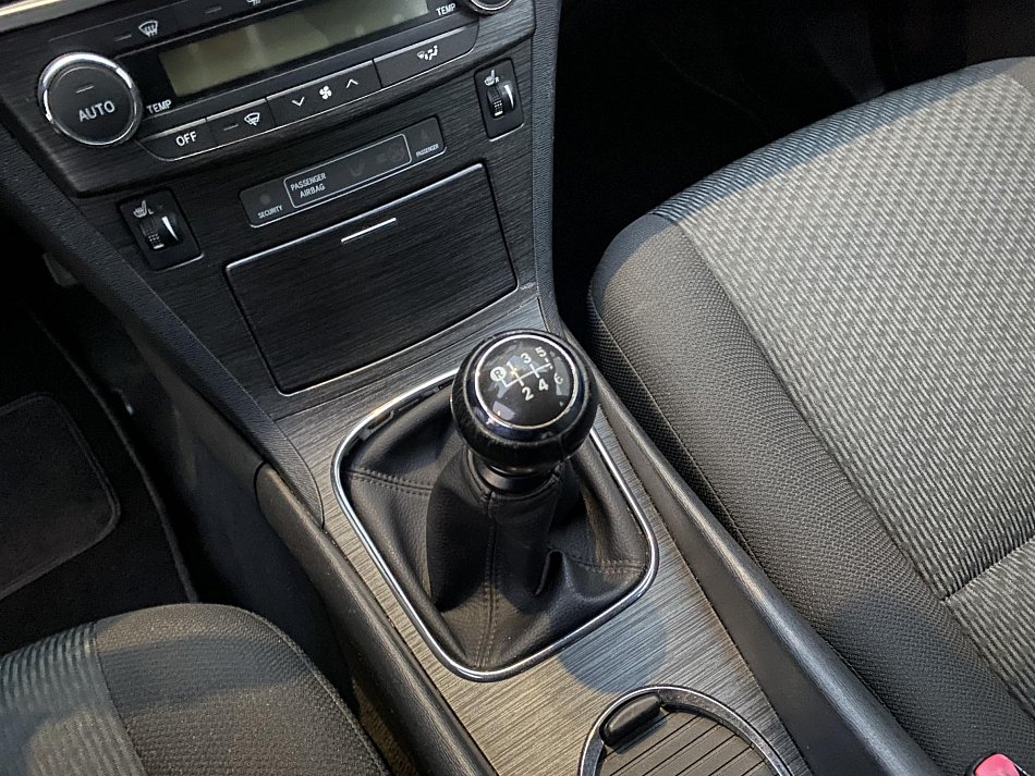 Toyota Avensis 2.0 D4-D Sol