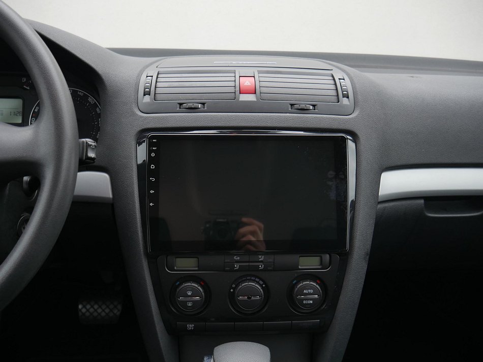 Škoda Octavia II 1.6 i Ambiente