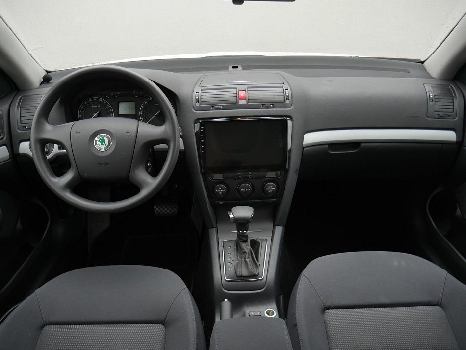 Škoda Octavia II 1.6 i Ambiente