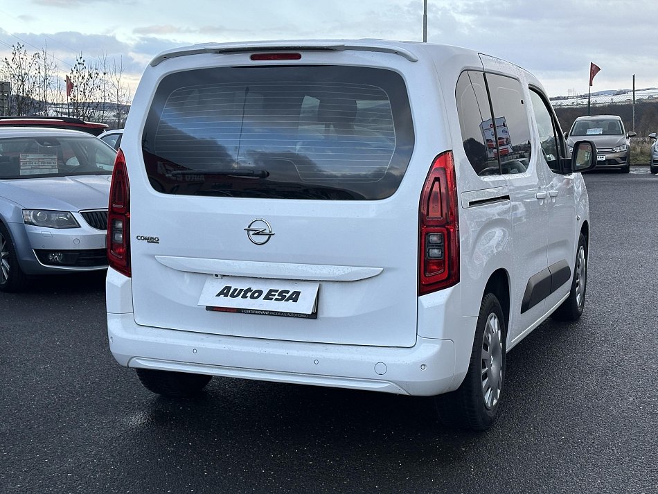 Opel Combo 1.2T 
