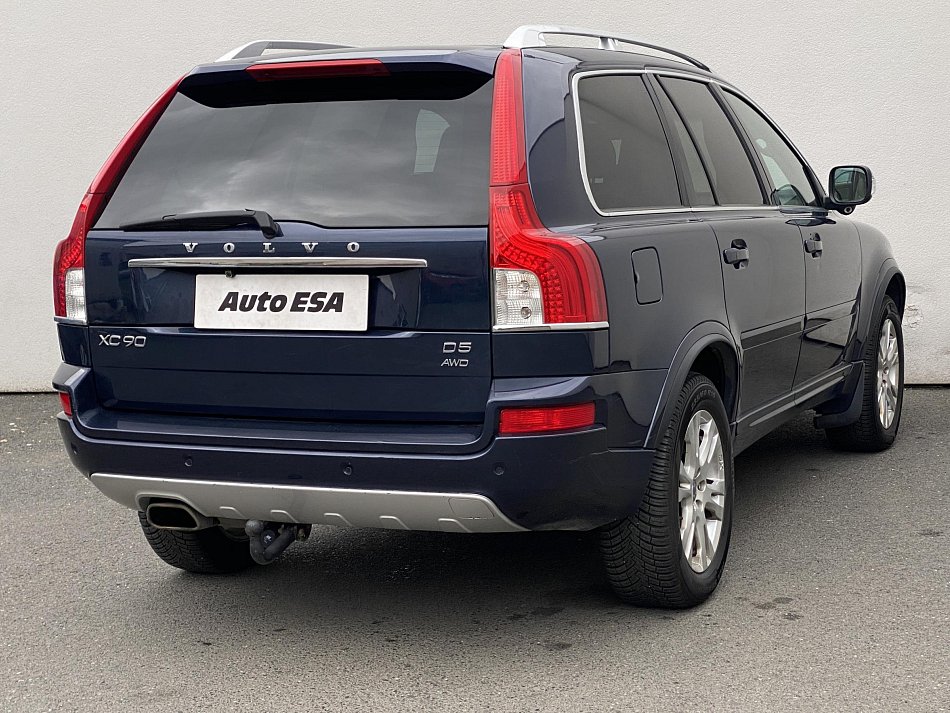 Volvo XC90 2.4 D5 Summum AWD