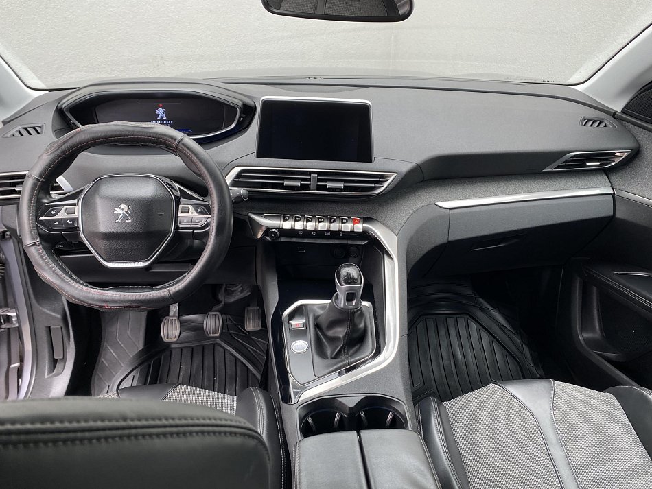 Peugeot 5008 1.2 PT Allure