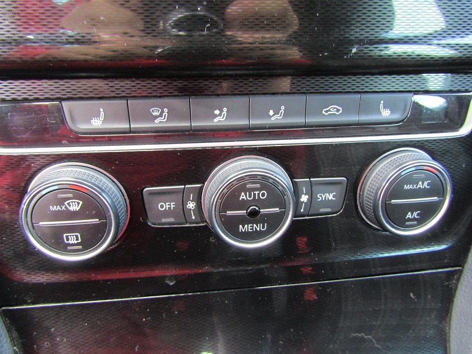 Volkswagen Golf 2.0 TDi 