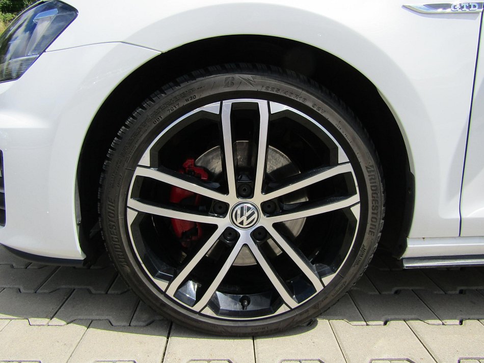 Volkswagen Golf 2.0 TDi 