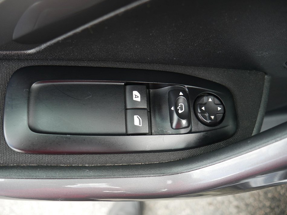Peugeot 2008 1.2 PT Access
