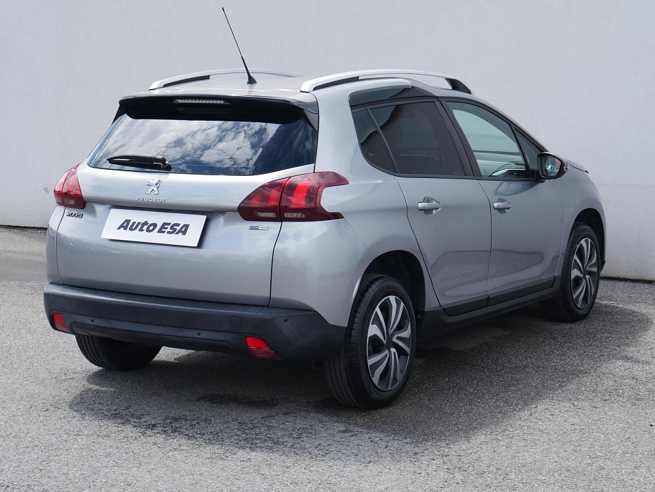 Peugeot 2008 1.2 PT Access