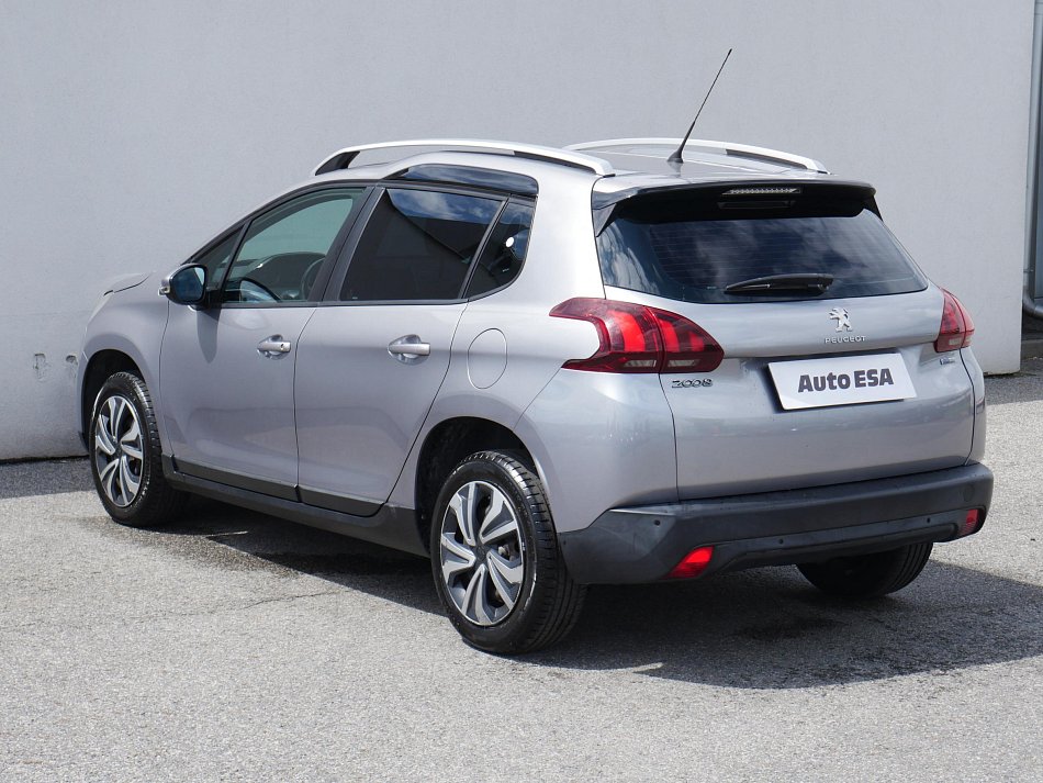 Peugeot 2008 1.2 PT Access