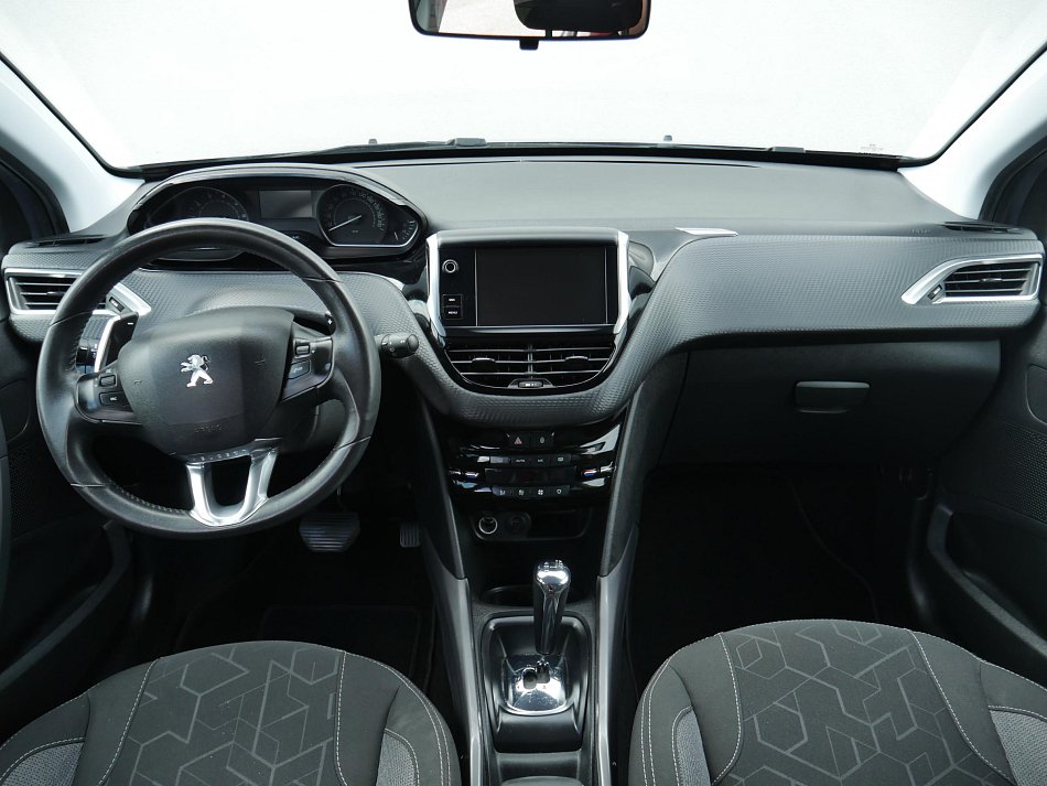 Peugeot 2008 1.2 PT Access