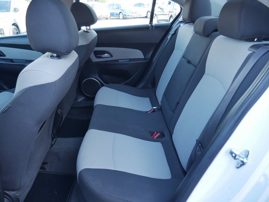 Chevrolet Cruze 1.6i 