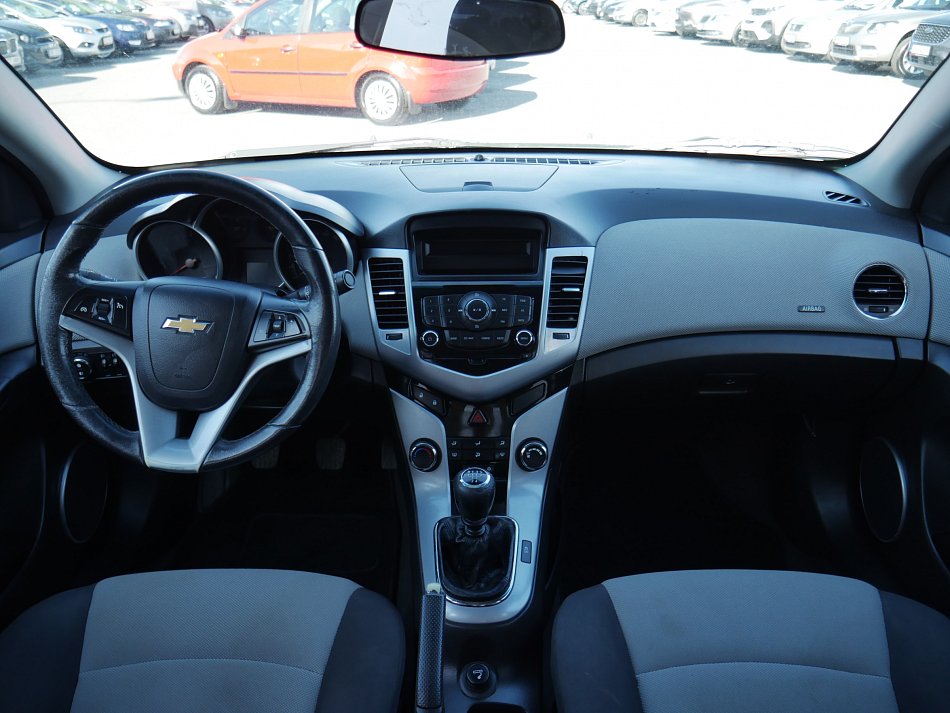 Chevrolet Cruze 1.6i 