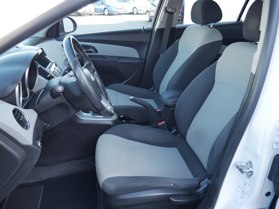 Chevrolet Cruze 1.6i 