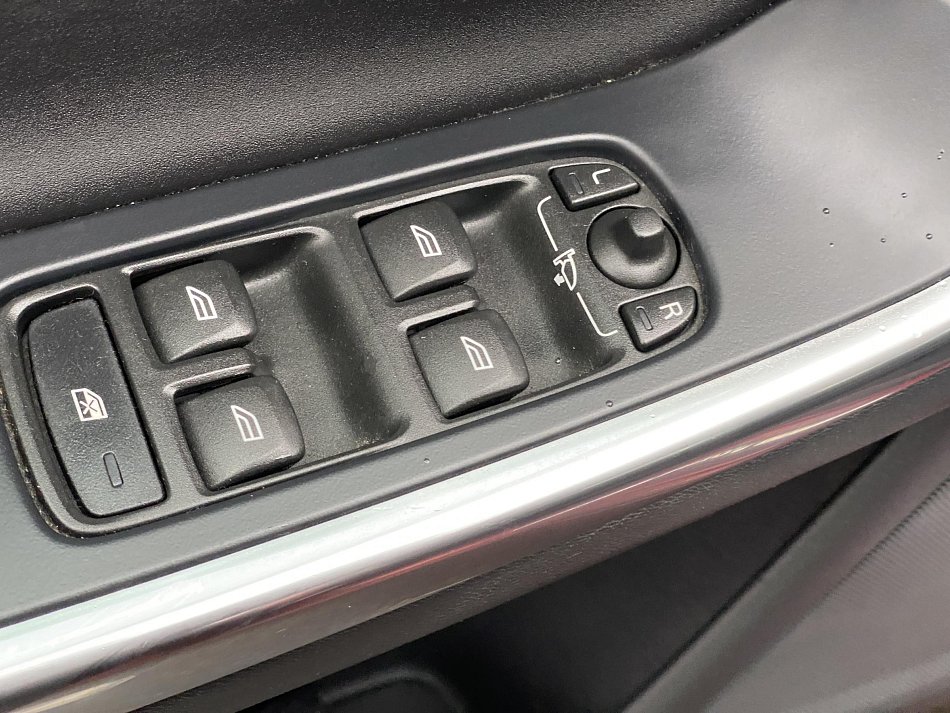 Volvo V60 2.4 D5 Momentum