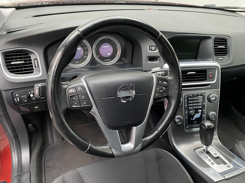 Volvo V60 2.4 D5 Momentum