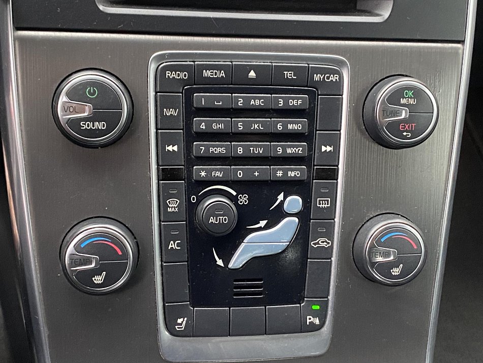 Volvo V60 2.4 D5 Momentum