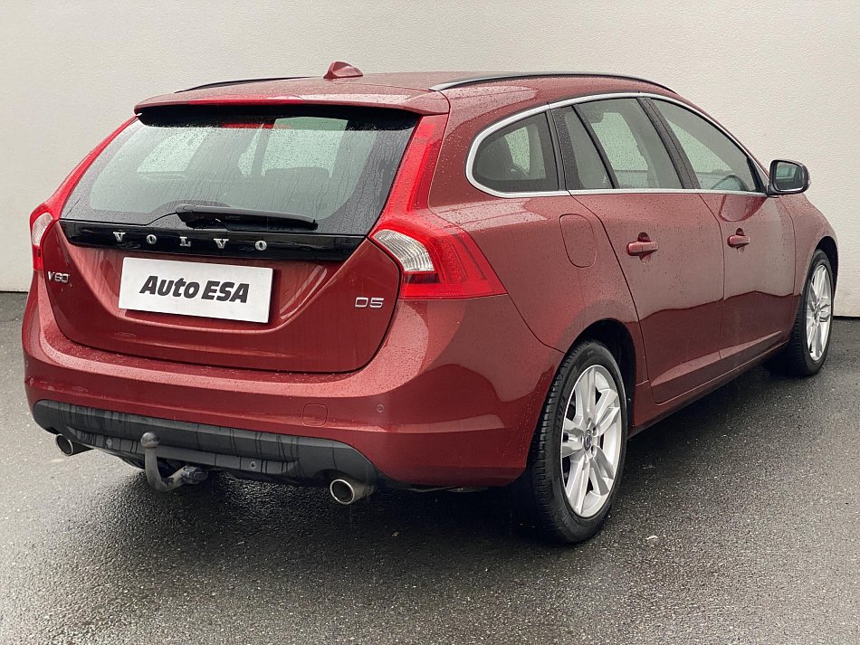 Volvo V60 2.4 D5 Momentum