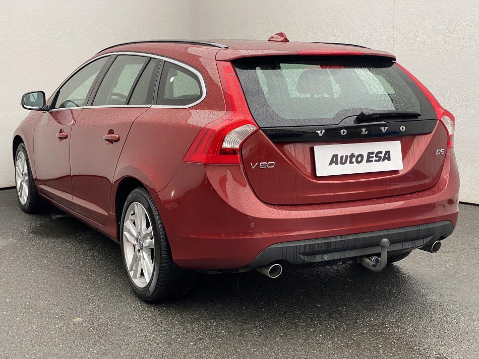 Volvo V60 2.4 D5 Momentum