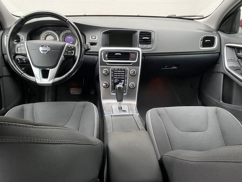 Volvo V60 2.4 D5 Momentum