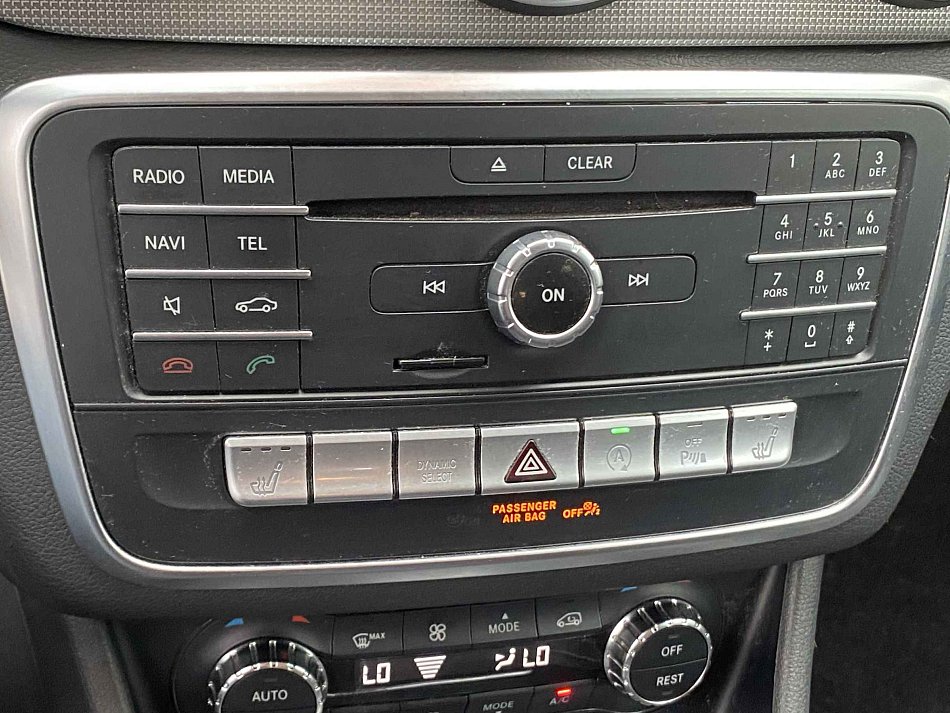 Mercedes-Benz CLA 1.6T  CLA 200