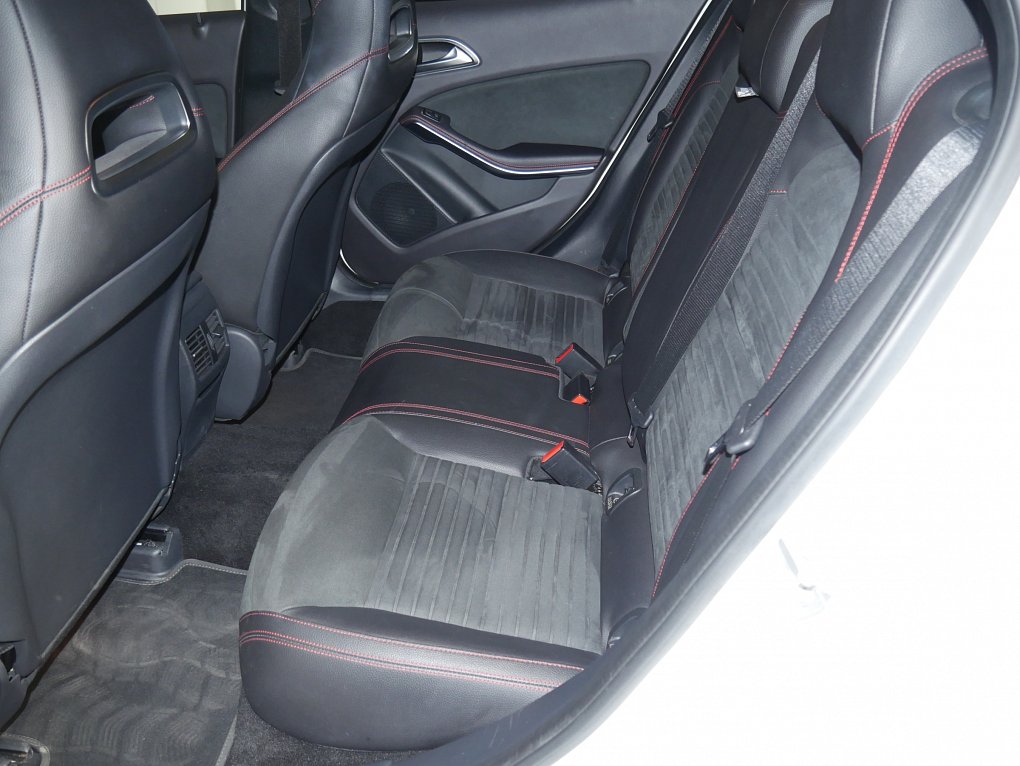 Mercedes-Benz GLA 2.2d  200 D 4Matic