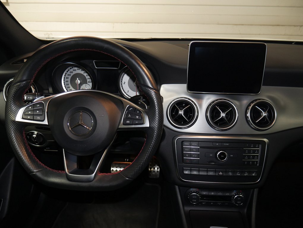 Mercedes-Benz GLA 2.2d  200 D 4Matic