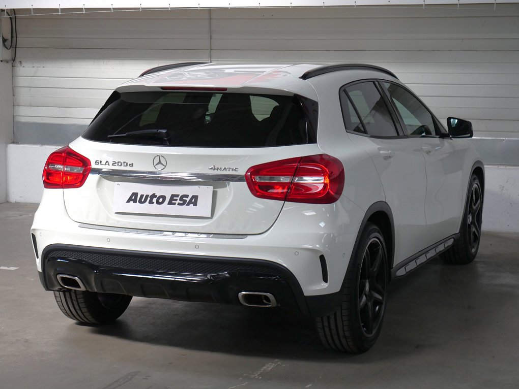 Mercedes-Benz GLA 2.2d  200 D 4Matic