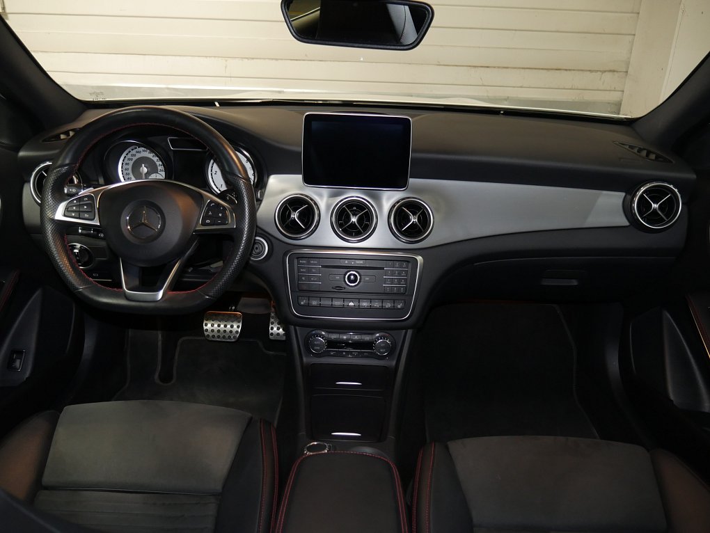 Mercedes-Benz GLA 2.2d  200 D 4Matic
