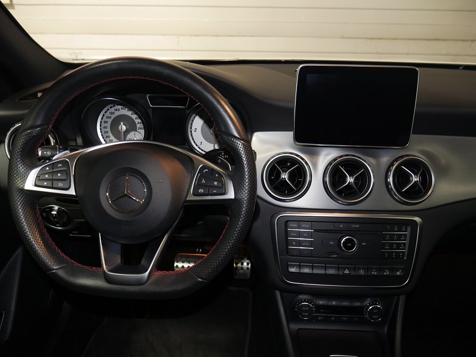 Mercedes-Benz GLA 2.2d  200 D 4Matic