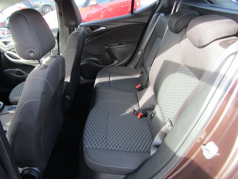Opel Astra 1.4 T 