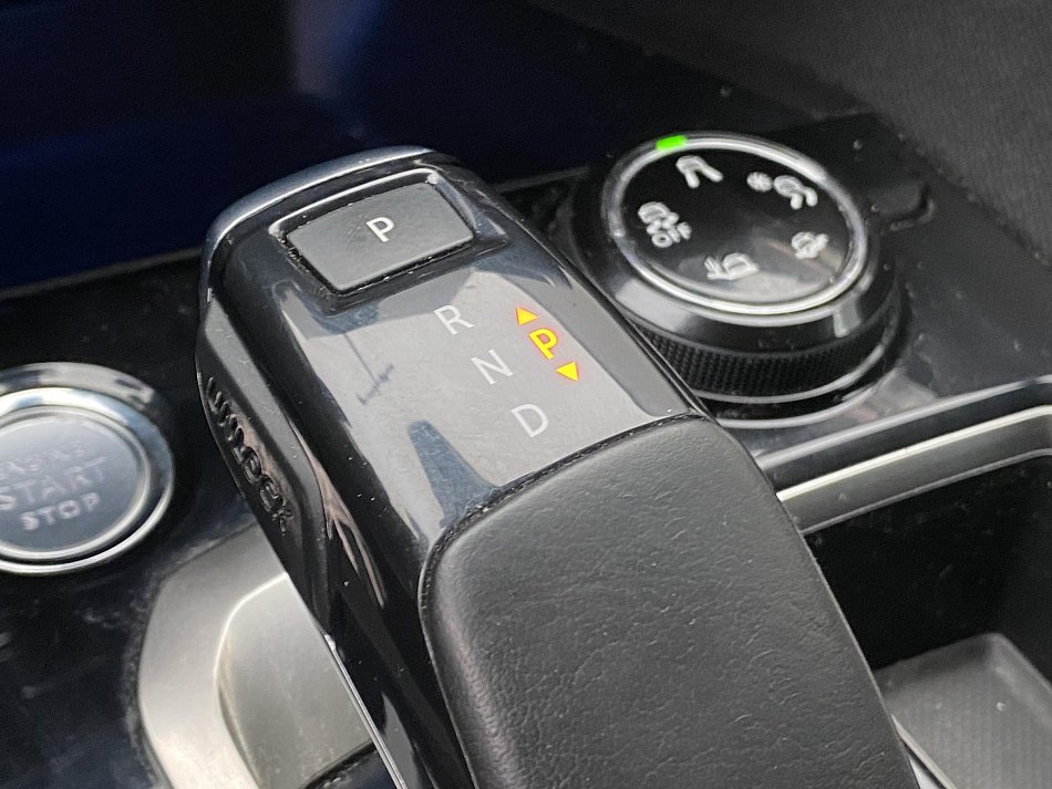 Peugeot 3008 1.2PT Crossway