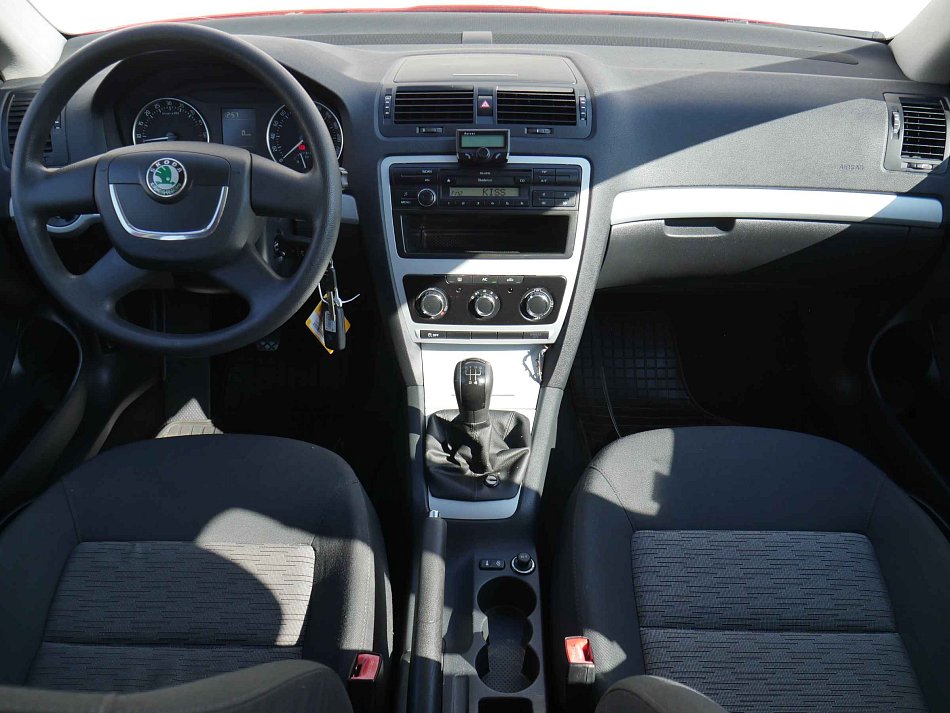 Škoda Octavia II 1.6TDI Ambiente