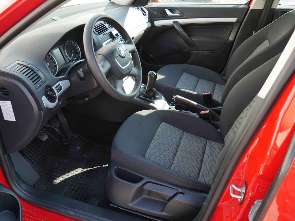 Škoda Octavia II 1.6TDI Ambiente