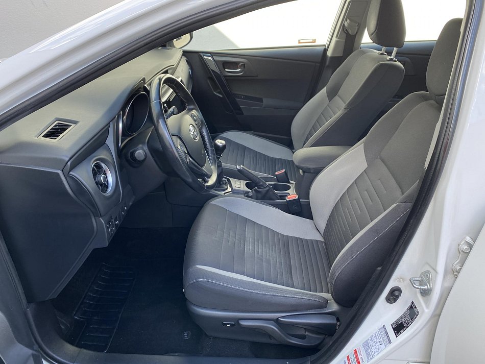 Toyota Auris 1.6 i 