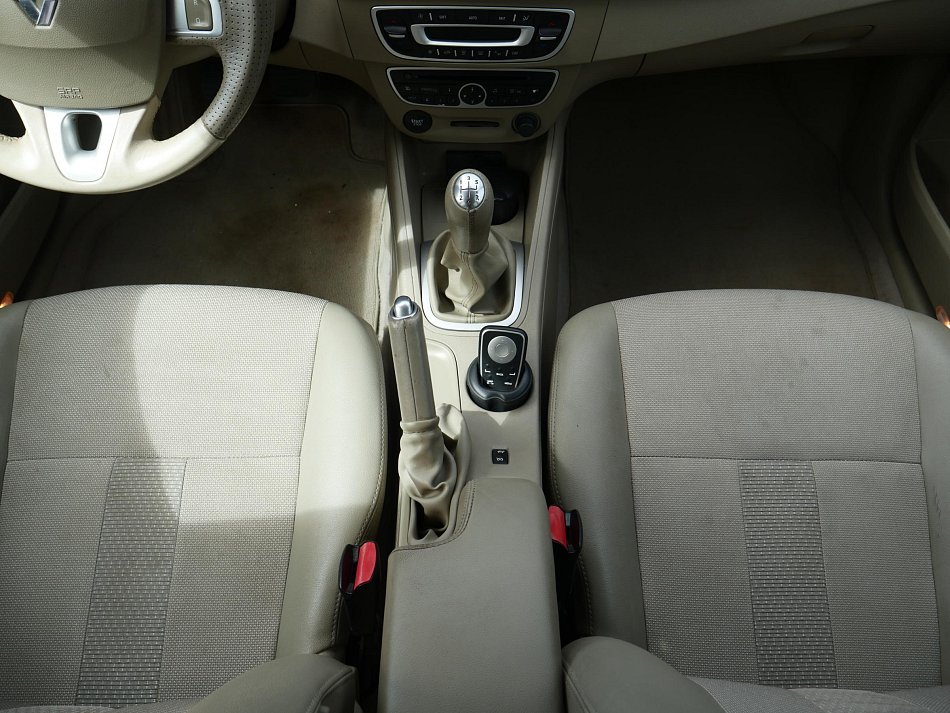 Renault Fluence 1.6i 