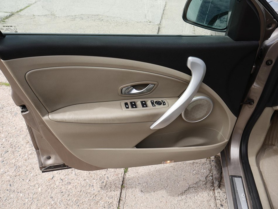 Renault Fluence 1.6i 